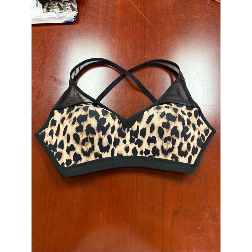 Victoriaβs SecretβLeopard Print Incredible Light Weight Max Bra sz 32DD EUC ( no